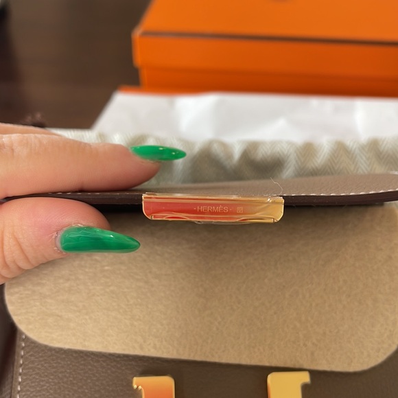 HERMES NEW IN BOX CONSTANCE SLIM WALLET ETOUPE - Picture 4 of 9